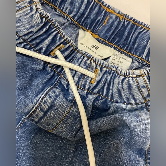 LIKE NEW🤍H&M JEANS JOGGER BOY 5t - Picture 5 of 6